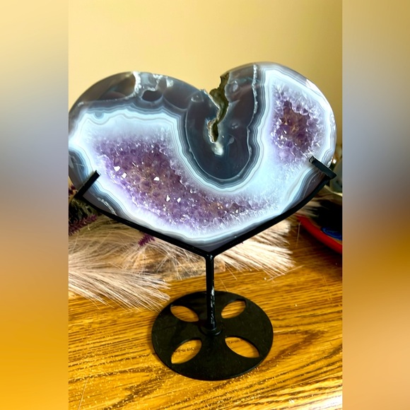 Amethyst Geode Heart on Stand - Picture 1 of 2